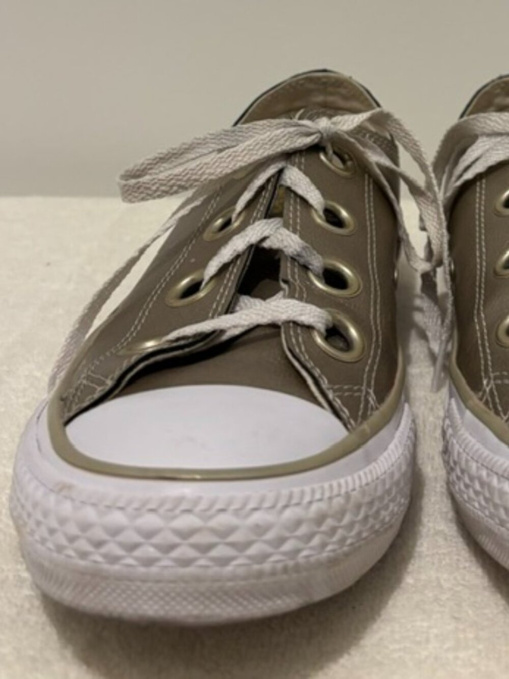 RARE Gold Leather Converse All Stars Sneaker - 7.5